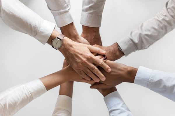 Professionnels du soin ensemble